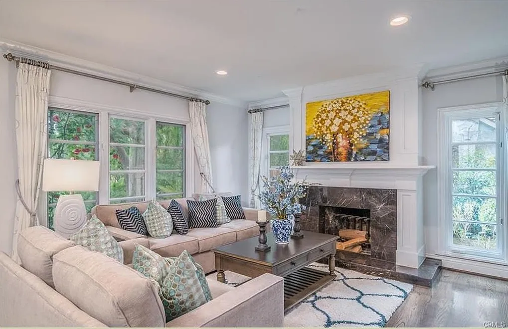 6 bed, 4307 sqft, $9,500 — Photo 4