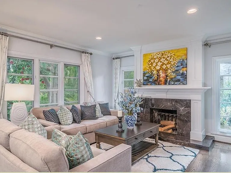 555 Sierra Madre Blvd — Photo 16