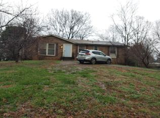 1584 Elberta Dr, Clarksville, TN 37042