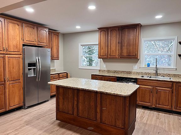 3rd image of 3767 Monroe Rd