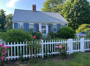 170 Lakeview Avenue, Falmouth, MA 02540