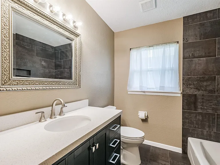 5450 Stillbrooke Dr — Photo 16