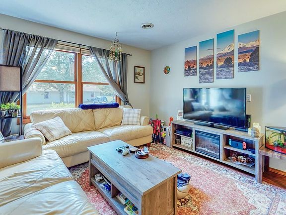 3rd image of 452 S Tulip Tree Ct