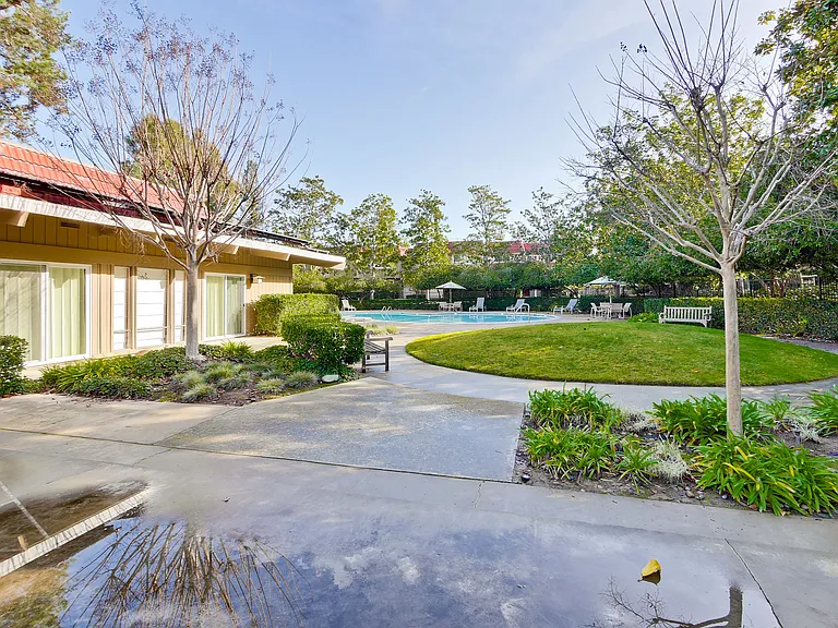 22671 Queens Oak Ct — Photo 24