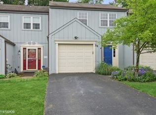 82 Monmouth Dr, Cranberry Township, PA 16066