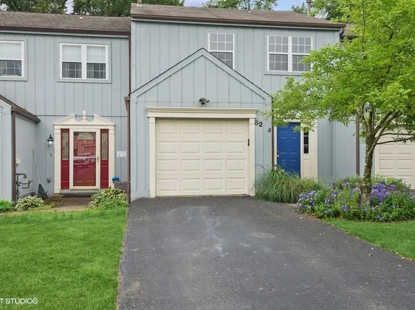 82 Monmouth Dr, Cranberry Township, PA 16066