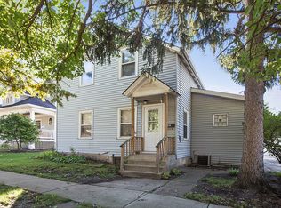 20 E Eureka Dr, Lemont, IL 60439