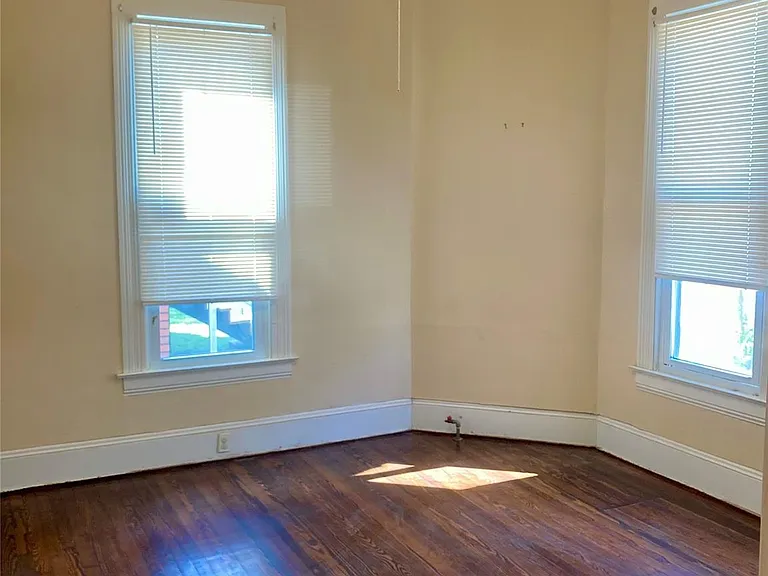 3523 Avenue L #FRONT — Photo 13