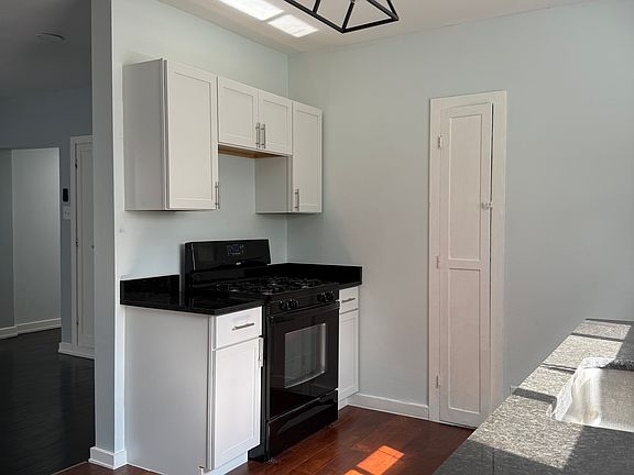 2nd image of 1111 Cedar St APT 5