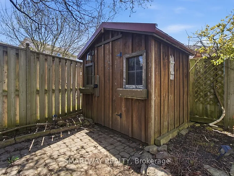 646 Ridgeview Dr — Photo 37