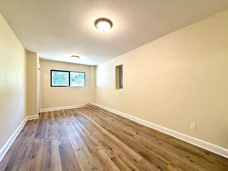 0152-01F - Elm Tree Garden Apartments F — Photo 4