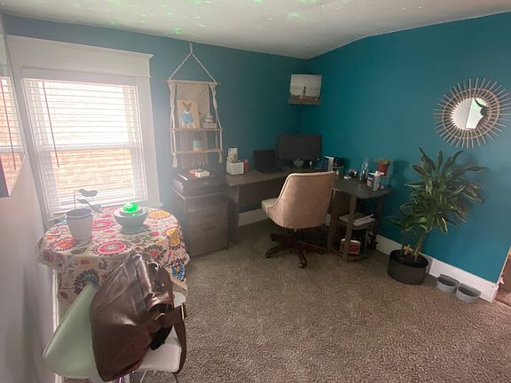 3rd image of 223 Parkwood Ave #2