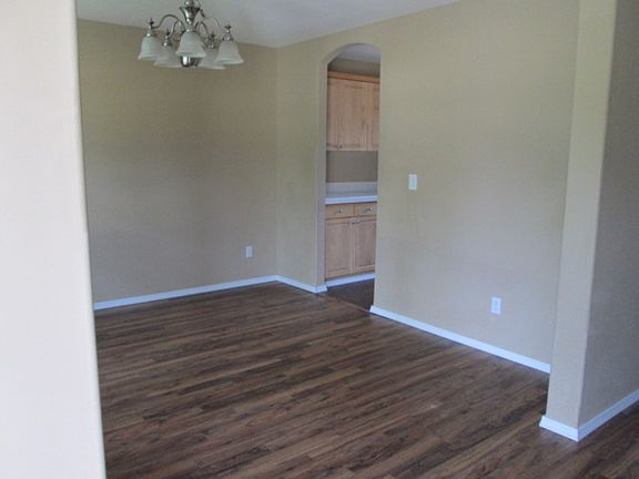 2nd image of 518 Cameo Dr