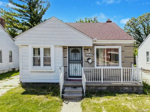 19563 Schoenherr St, Detroit, MI 48205