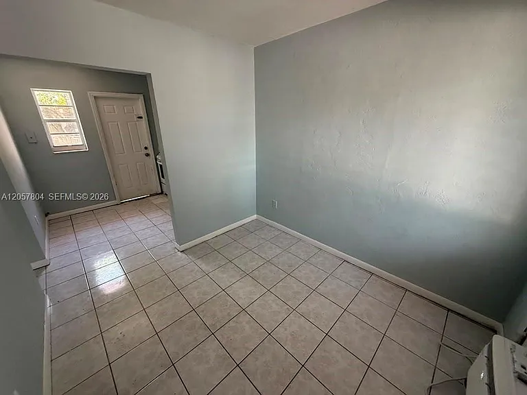 3129 SW 9th St #2 — Photo 7