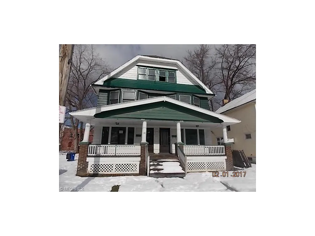 2202 Selzer Ave photo 1