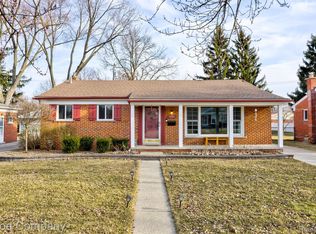 9062 Shannon Dr, Sterling Heights, MI