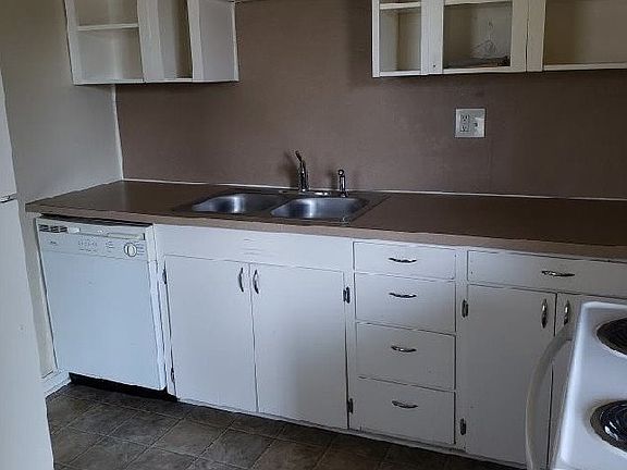 5th image of 5734-5740 NE 30th Ave