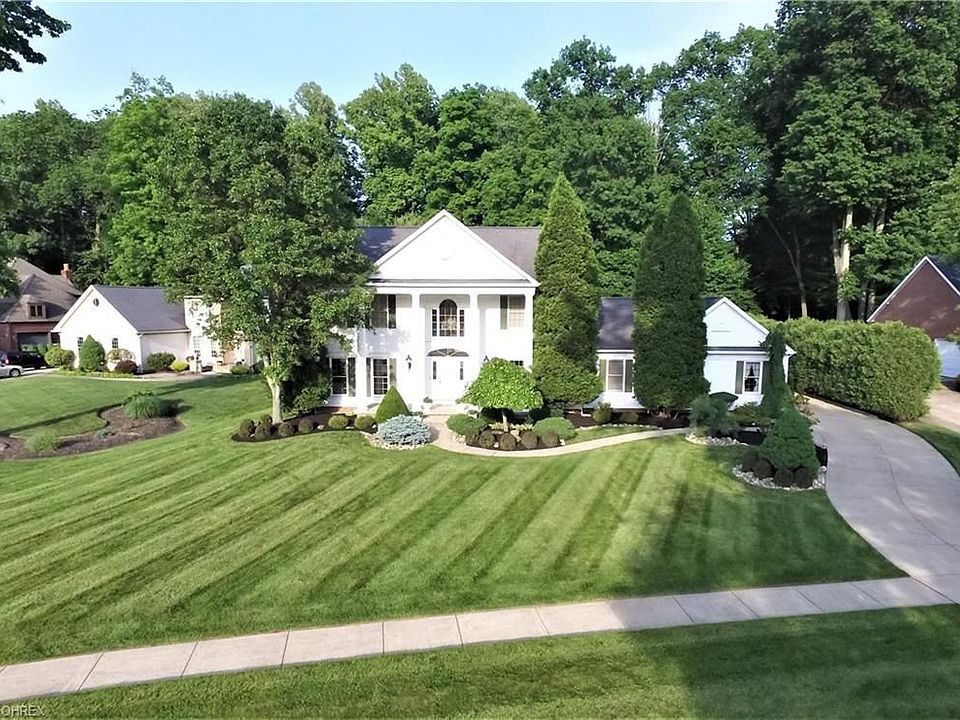 1st image of 832 Bentley Place Blvd
