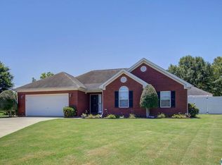 1631 Lake Manor Dr SW, Decatur, AL 35603