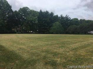 6 Hickory Ridge Ln, Sherman, IL 62684