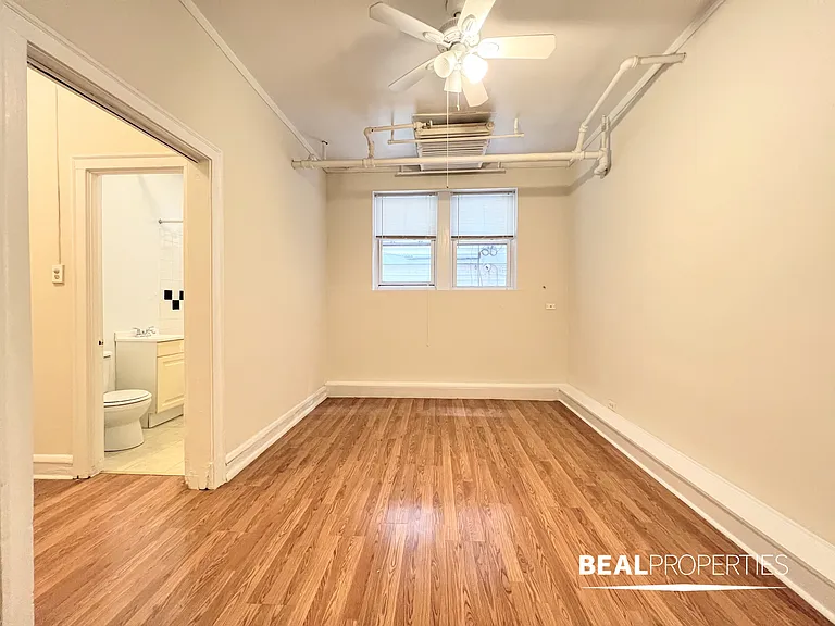 2827 N Burling — Photo 7