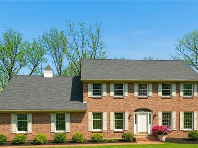1975 Mountain Hill Ln, Hellertown, PA, 18055
