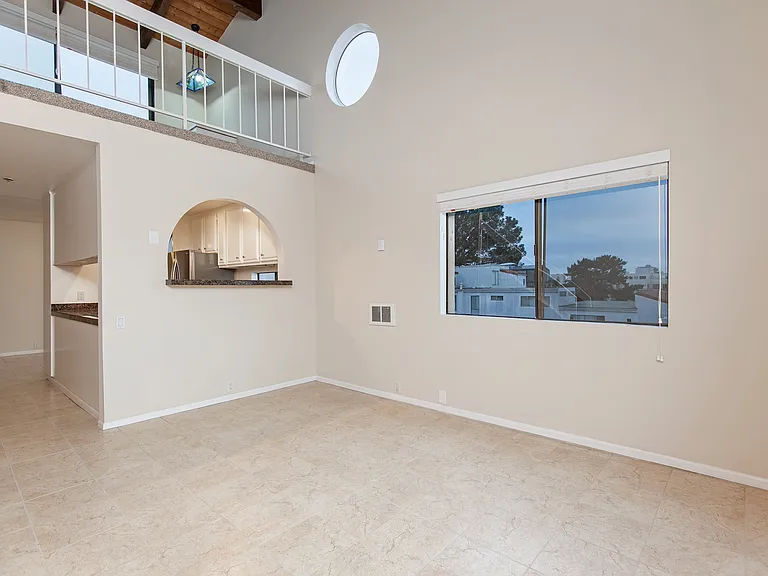1225 Pacific Beach Dr — Photo 4