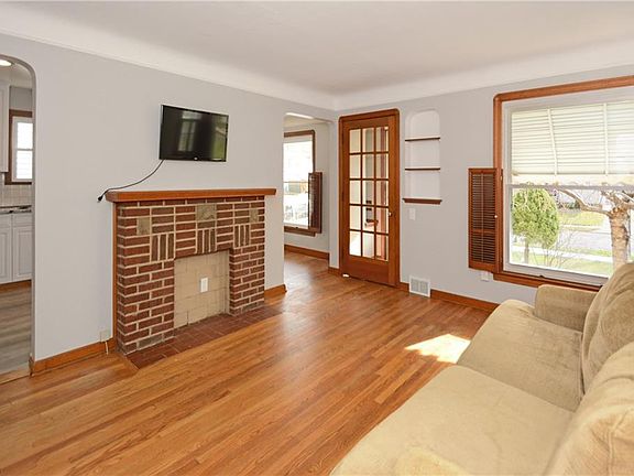 4th image of 14026 Arlis Ave
