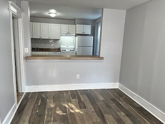 3rd image of 9 Roosevelt Ave APT 3