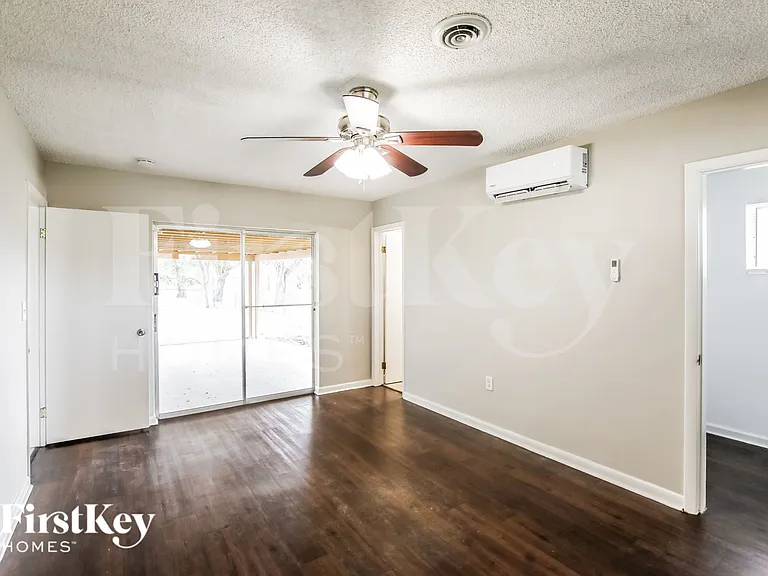 4896 NW 6th Ct — Photo 11