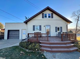 212 Hillcrest Dr, Audubon, IA 50025