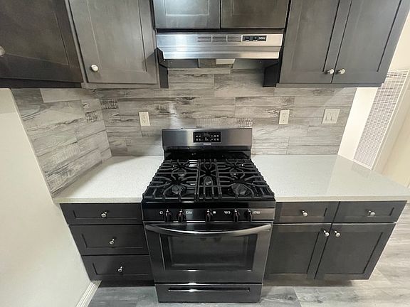 4th image of 1327 W Stoneridge Ct APT 4
