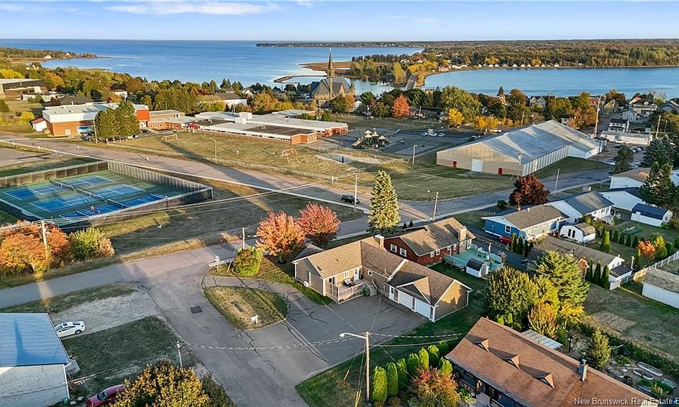 1st image of 42 Du Parc Rd