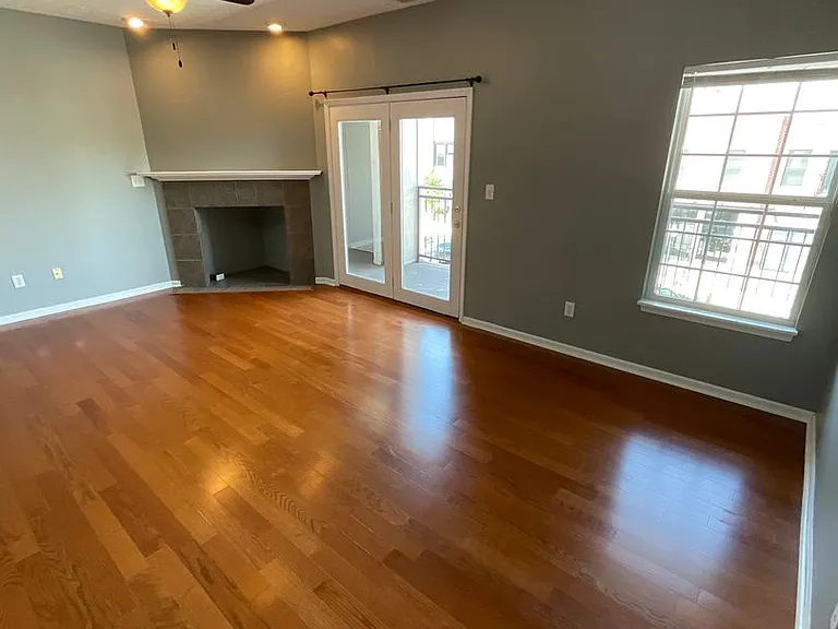 125 N Washington St — Photo 54