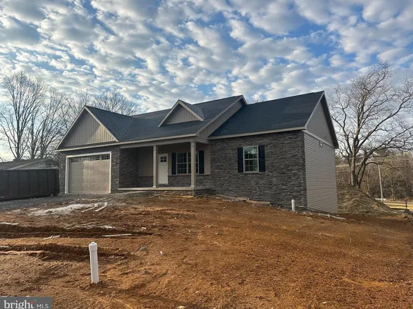 54 3rd Ave, Chambersburg, PA 17202