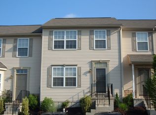 96 E Beaver St, Hellam, PA 17406