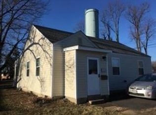 7445 Patterson Rd, Falls Church, VA 22043