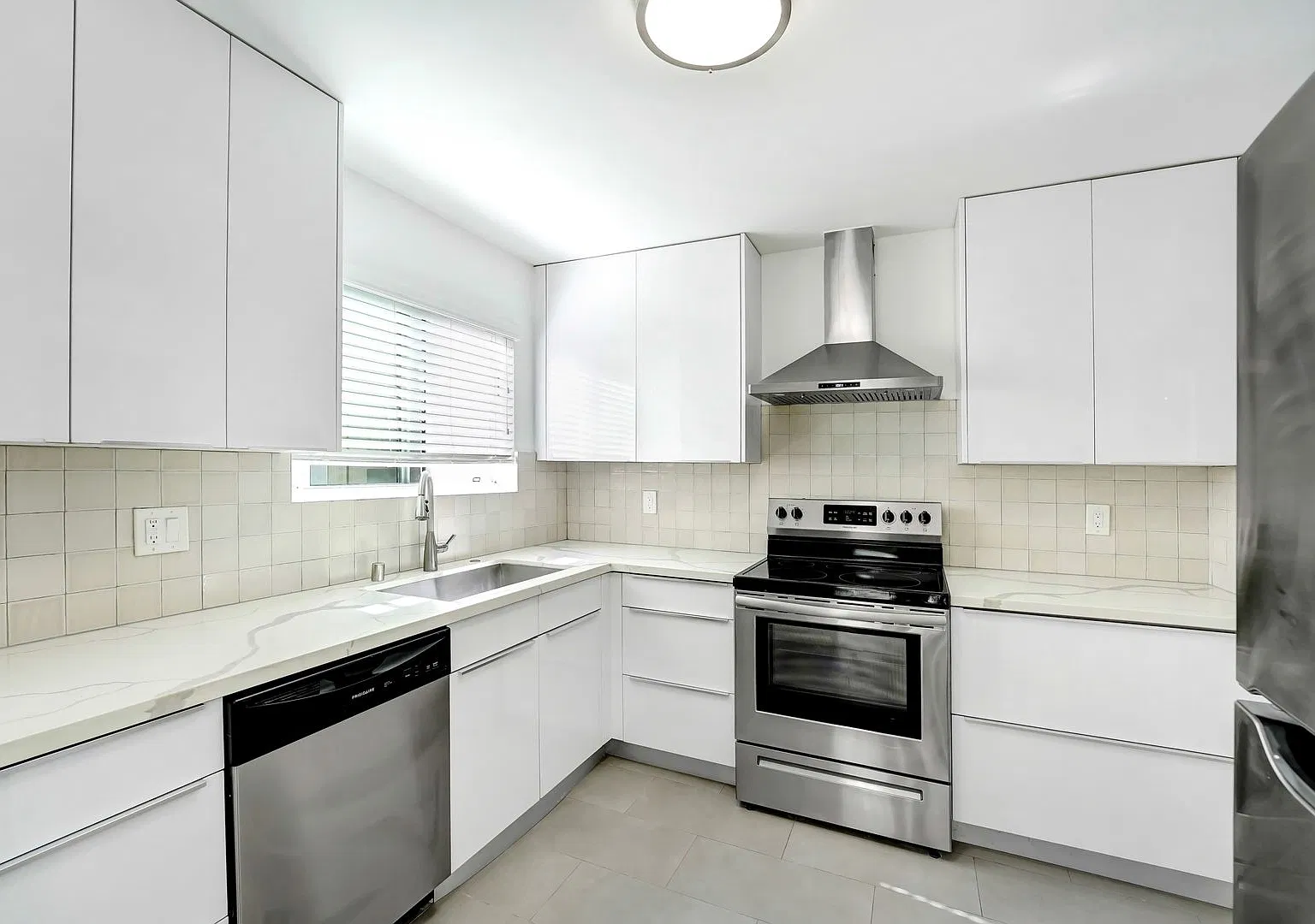845 20th St - steps to Montana Ave! — Photo 4