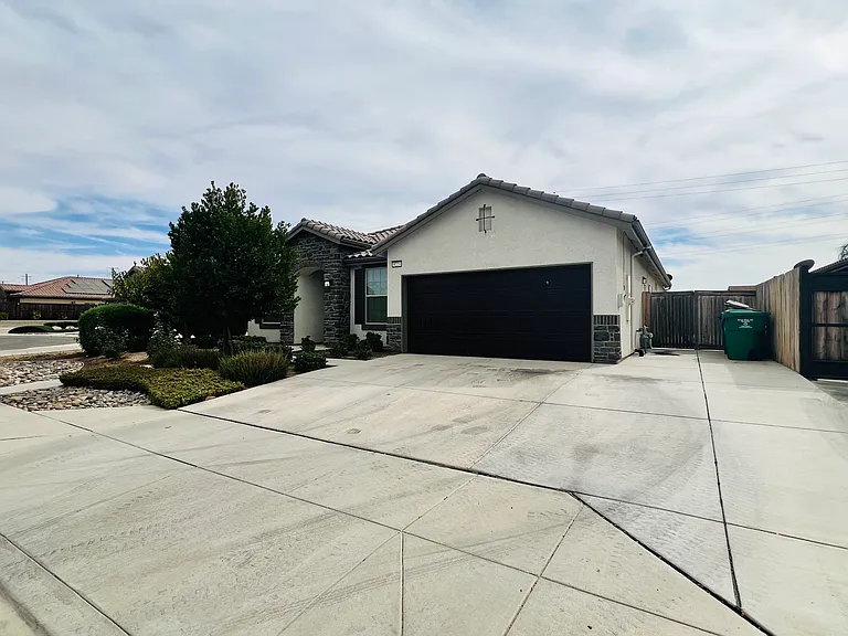 9223 Oak Garden Ln — Photo 20