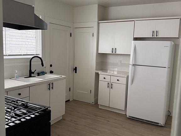 3rd image of 3839 Y St #2
