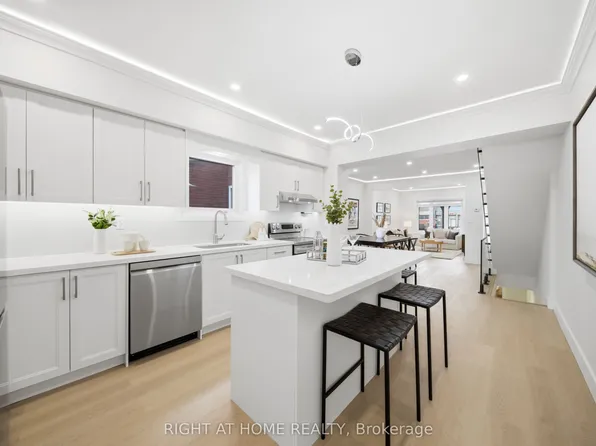137 Gladstone Ave, Toronto, ON M6J 3L1