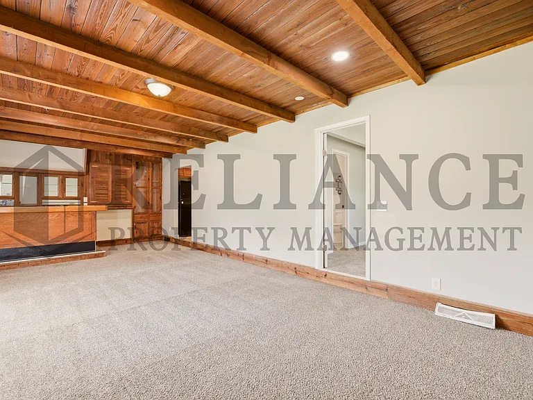 3123 W Douglas Ave — Photo 28