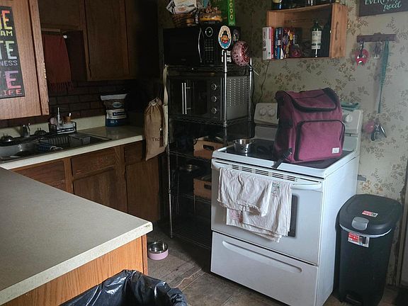 5th image of 823 Jefferson St
