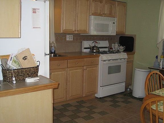 KITCHEN VIEW 2