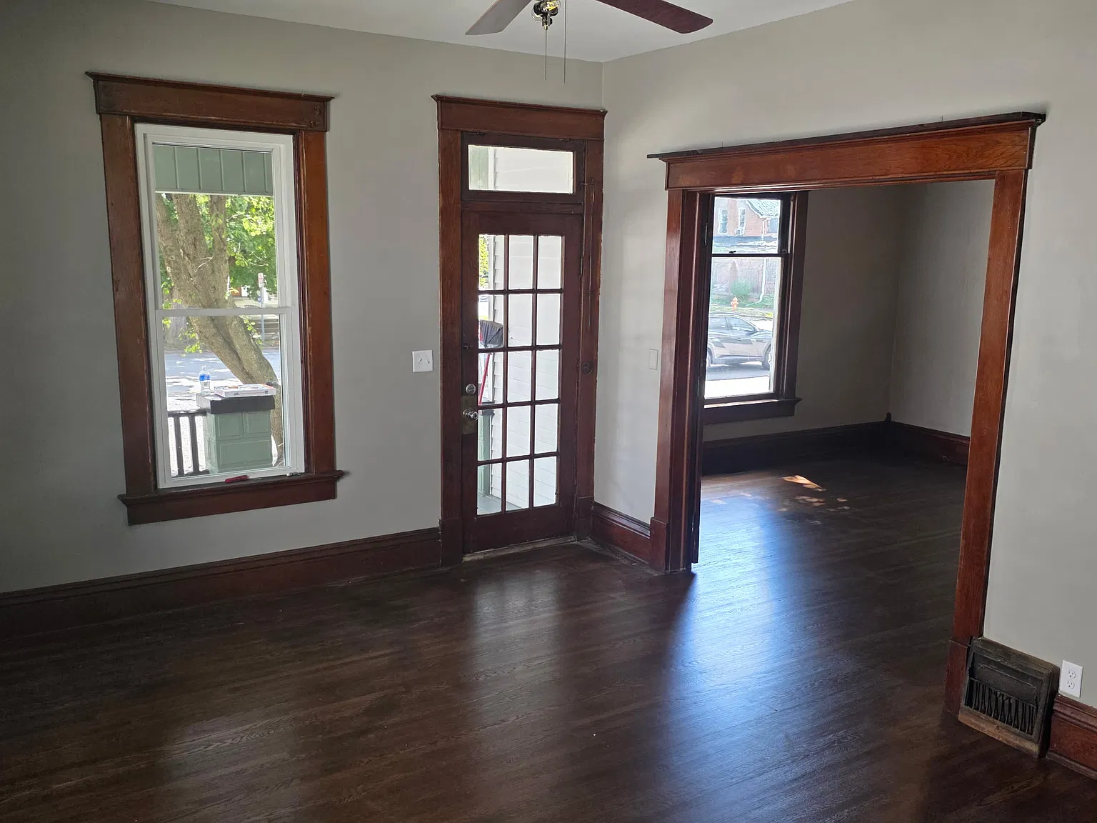 325 S Pickaway St — Photo 4