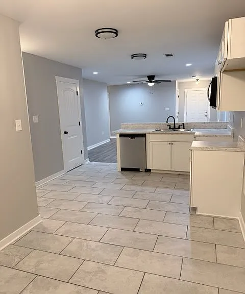 111 W Mallory Ave — Photo 2