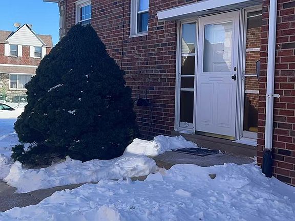 3rd image of 9009 Brous Ave #1