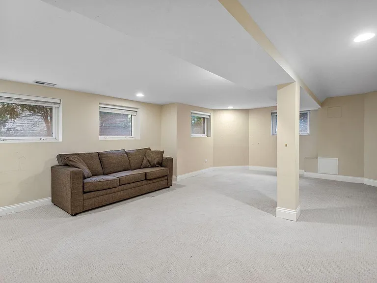 1020 Austin St #1 — Photo 11