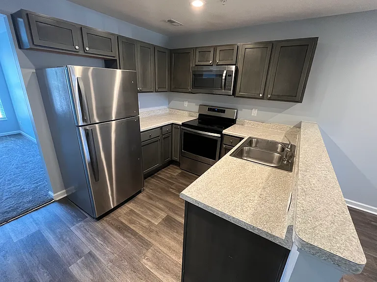 1207 Central Ave #F — Photo 2